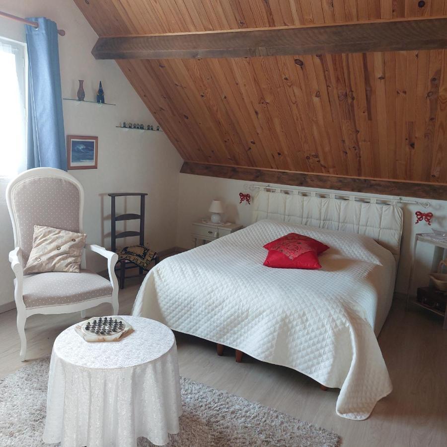 Bed and Breakfast Tulipe24 à Savigne-l'Eveque Chambre photo